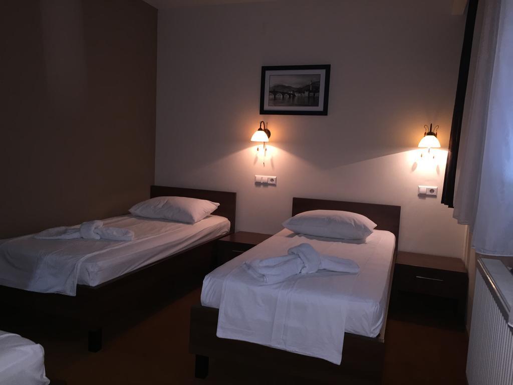 Hotel Oaza Konjic Værelse billede
