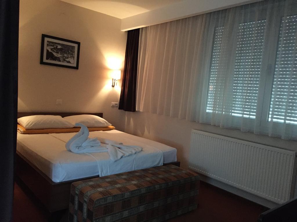 Hotel Oaza Konjic Eksteriør billede